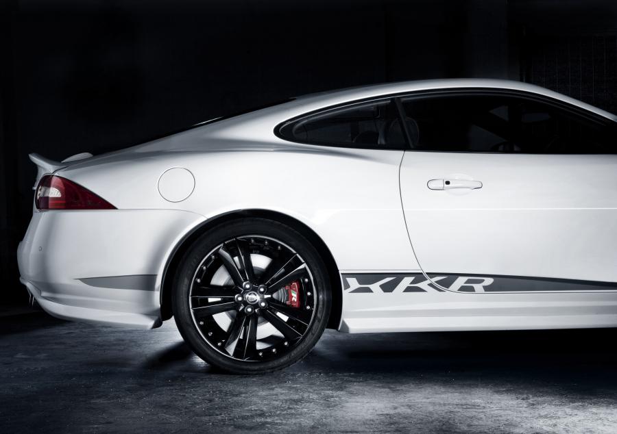  Jaguar XKR Black Pack 2010 года  (фото 17 из 23)